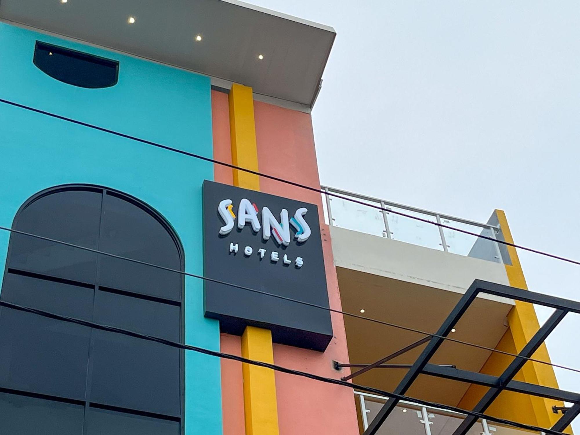 Sans Hotel Premiere Majapahit เซอมารัง ภายนอก รูปภาพ