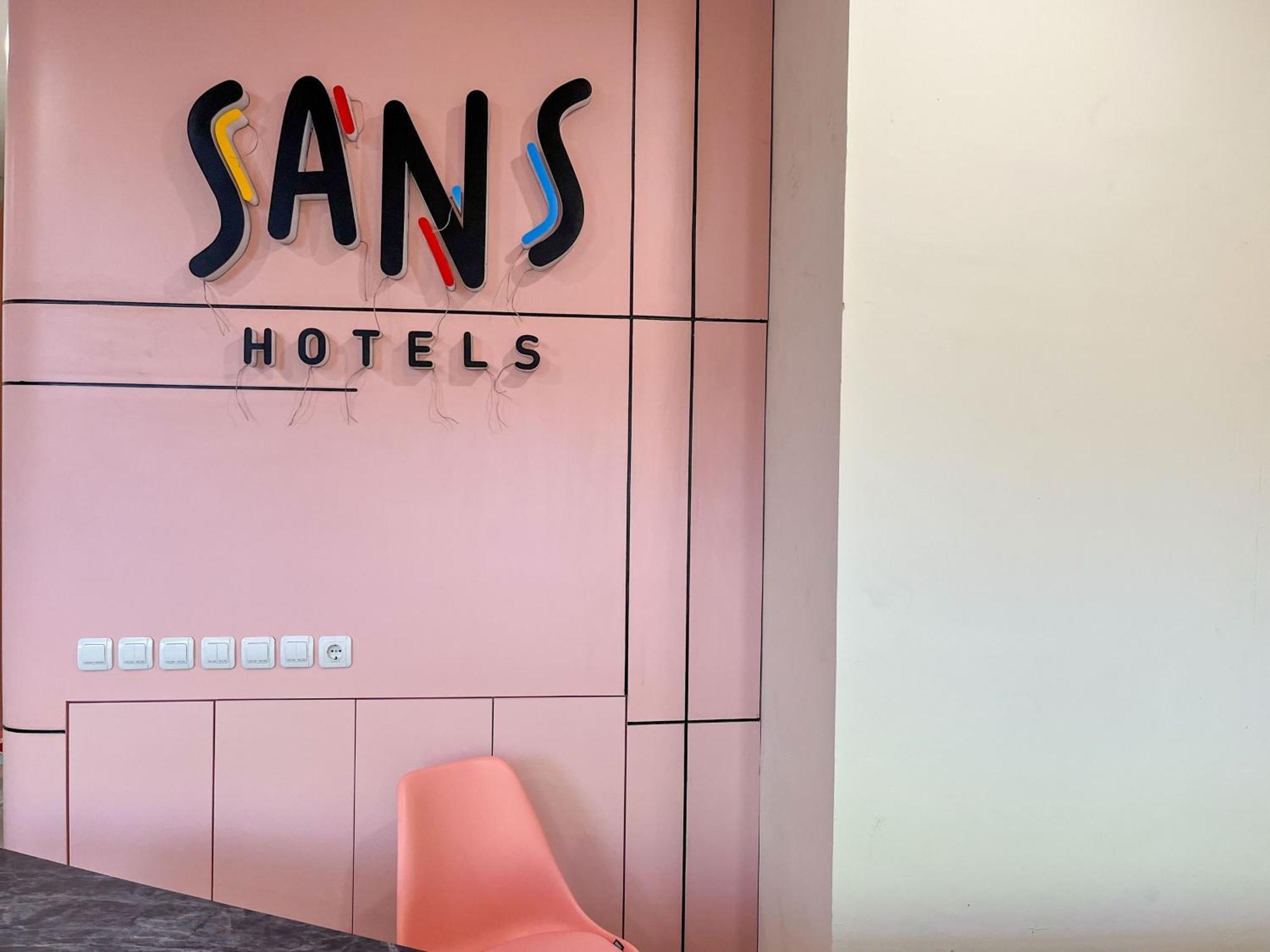 Sans Hotel Premiere Majapahit เซอมารัง ภายนอก รูปภาพ